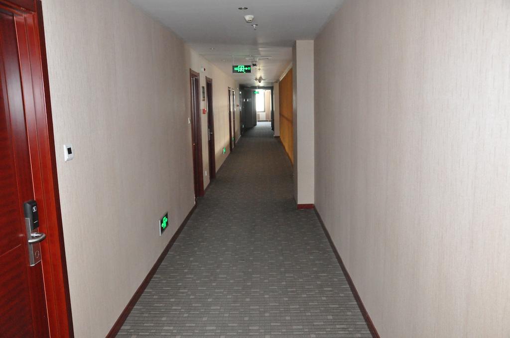 Super 8 Hotel Beijing Capital International Airport Houshayu Subway Station Экстерьер фото